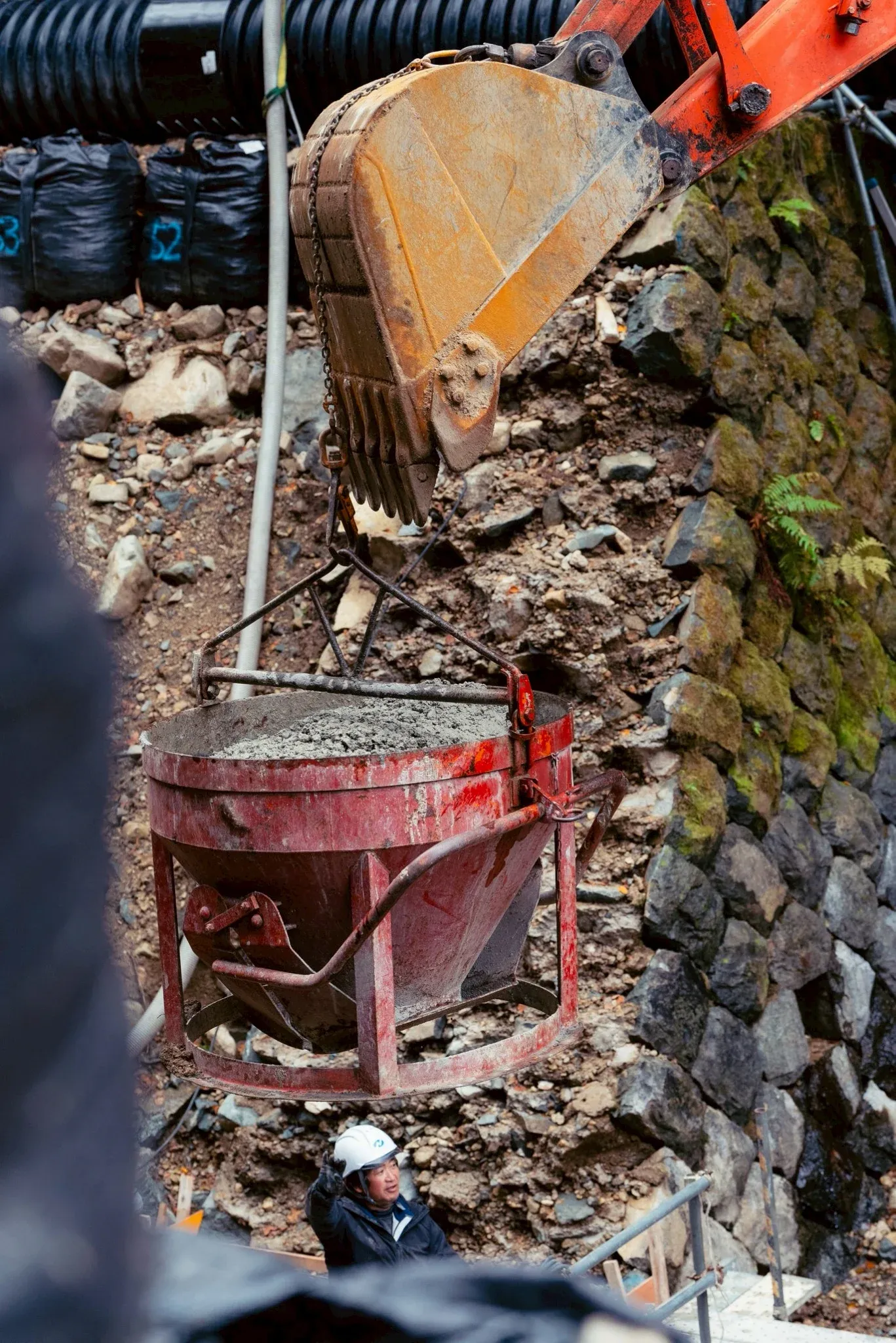 公共砂防メンテナンス事業 見上谷えん堤修繕工事