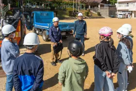 下呂市立尾崎小学校 職業体験講座「匠の道」を実施